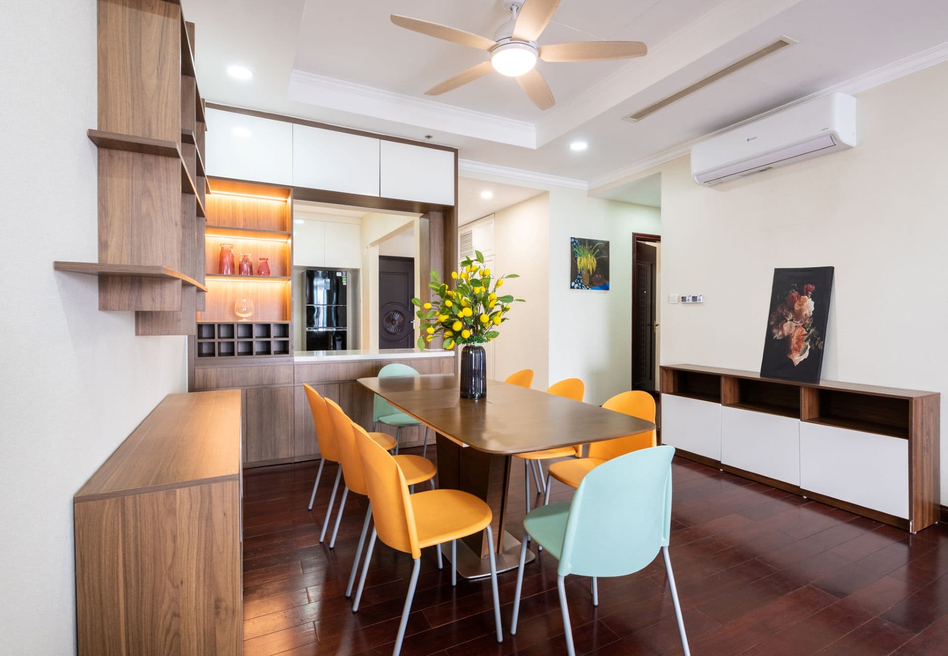 Cho thuê Homestay Royal City 2 Phòng Ngủ